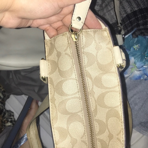 Coach C Tote Purse - Picture 7 of 8